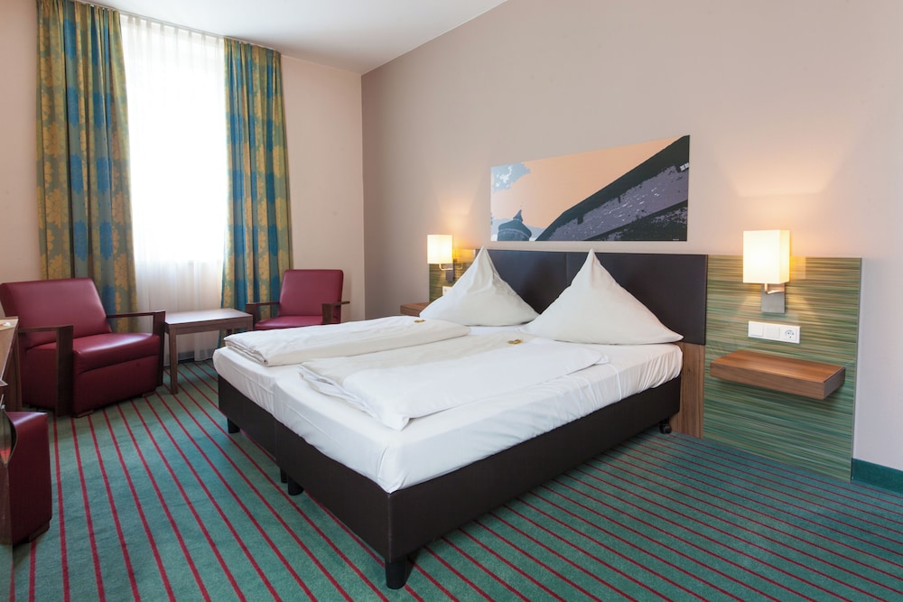 Novina Hotel Tillypark 20/71