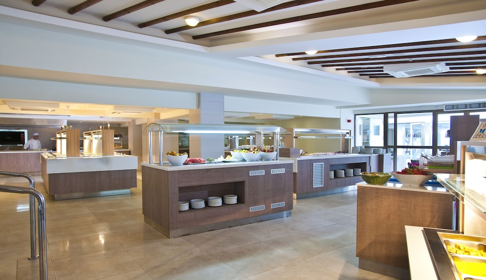Pernera Beach Hotel 12/72