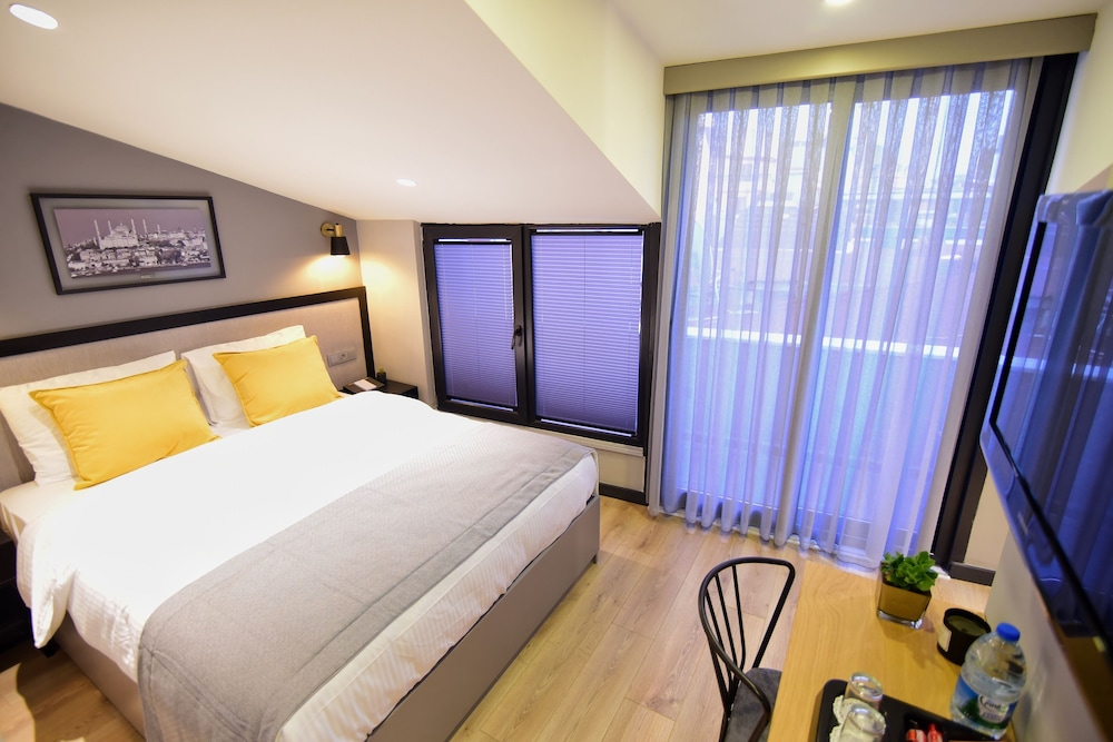 Room, Double Bed, No Elevator, Balcony