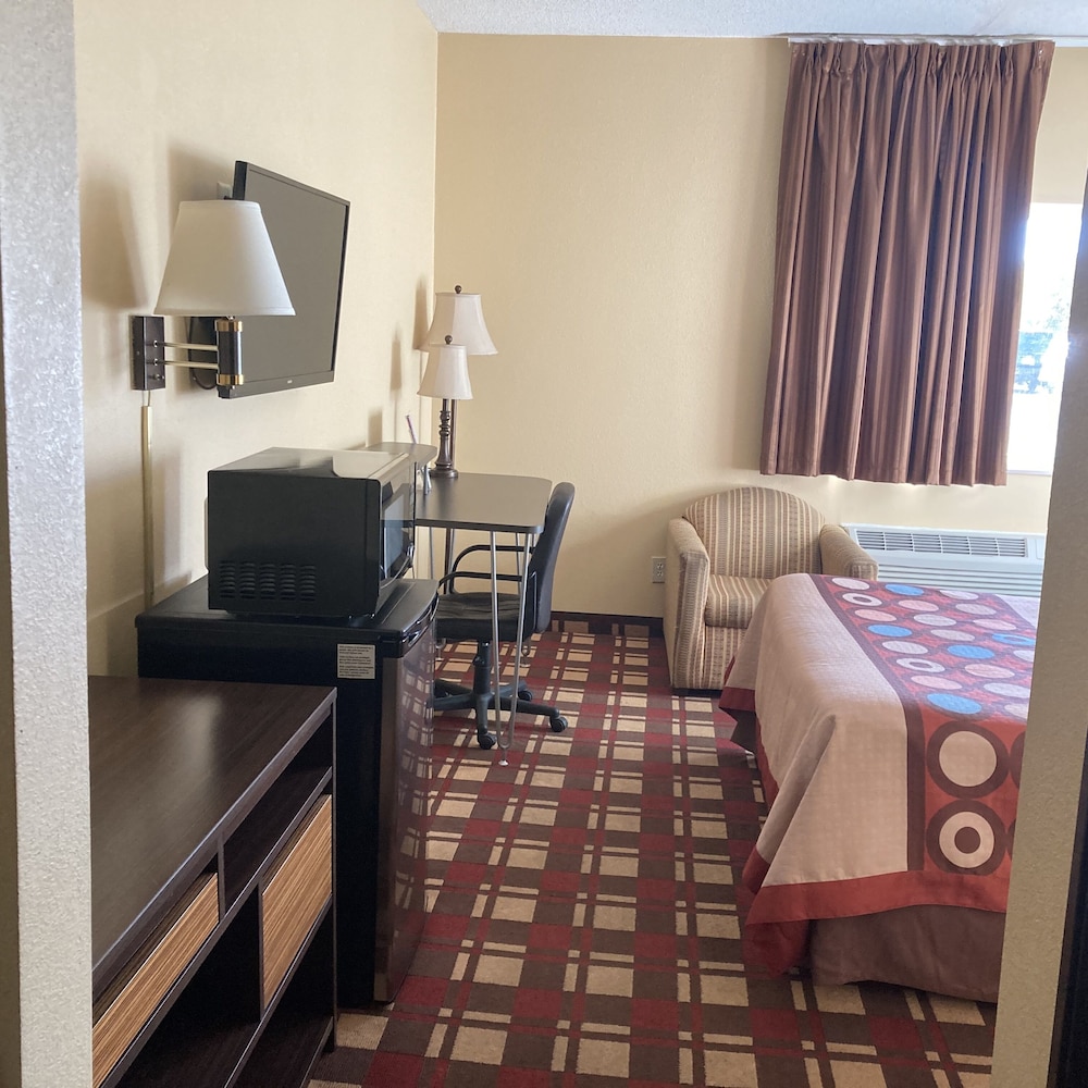 Super 8 By Wyndham Martinsville 23/30