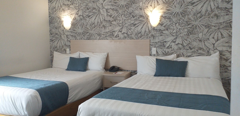 Ramada by Wyndham Hamilton City Center 16/50