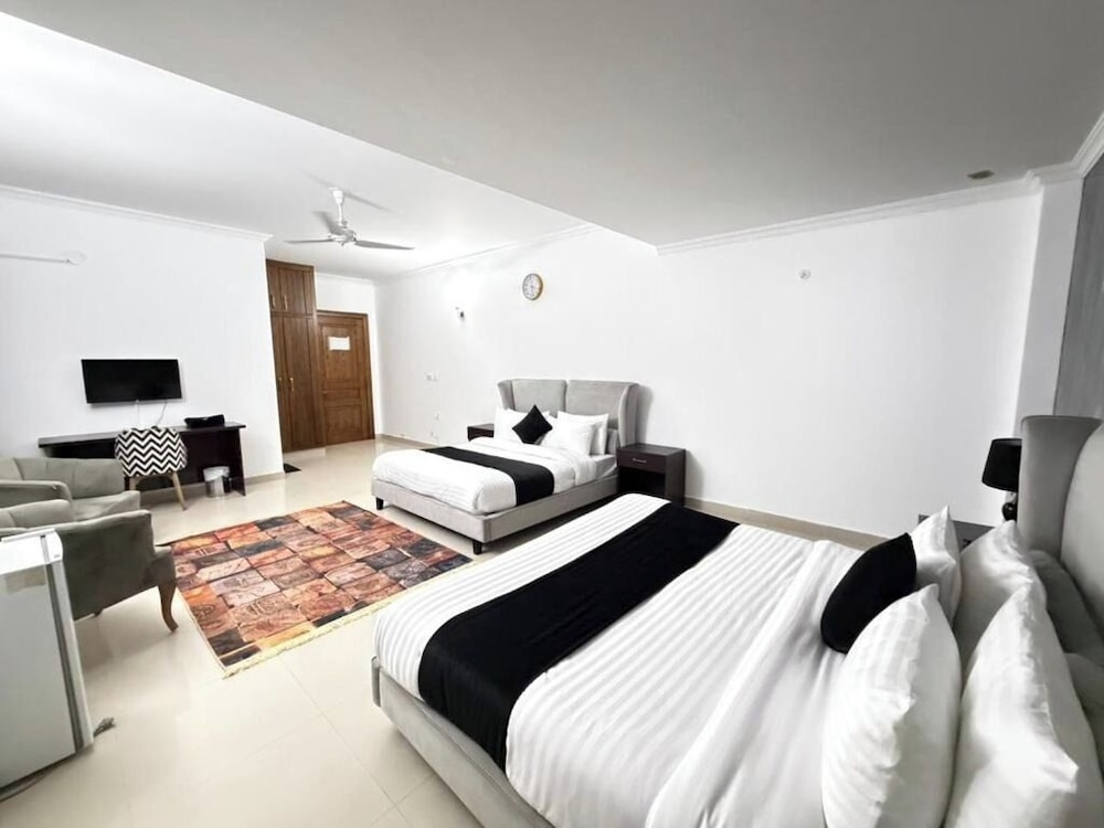 Rhodium Elite Hotel 22/56