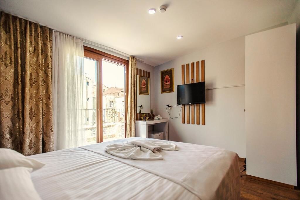 ROOM, DOUBLE BED, CITY VIEW