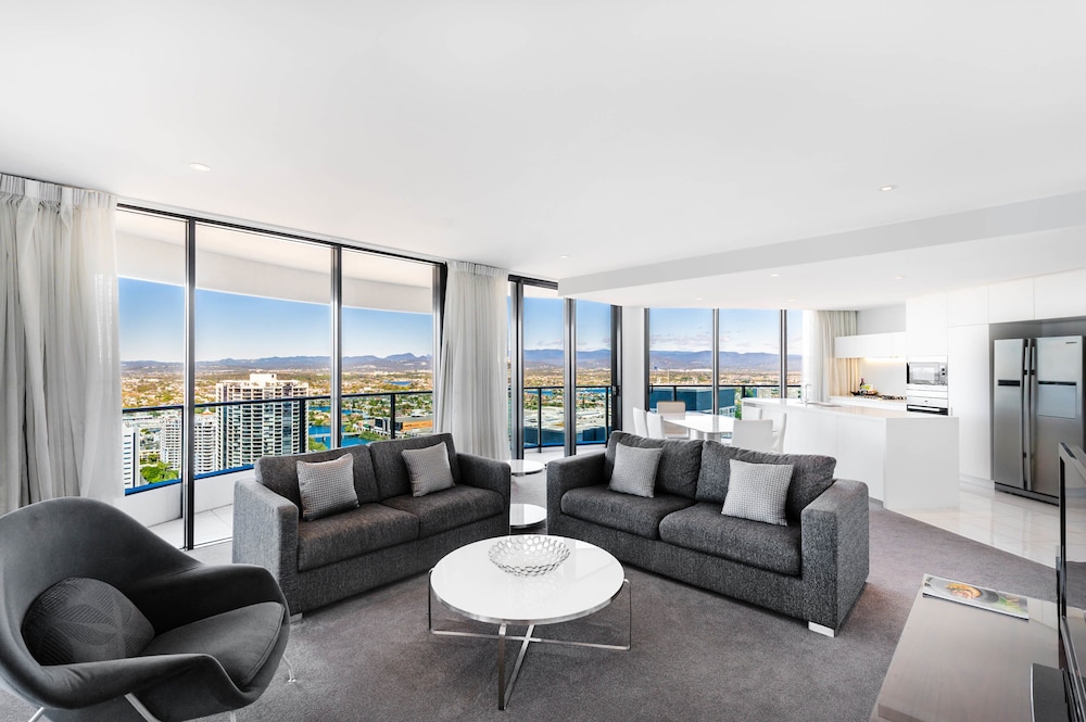 Peppers Broadbeach 38/68