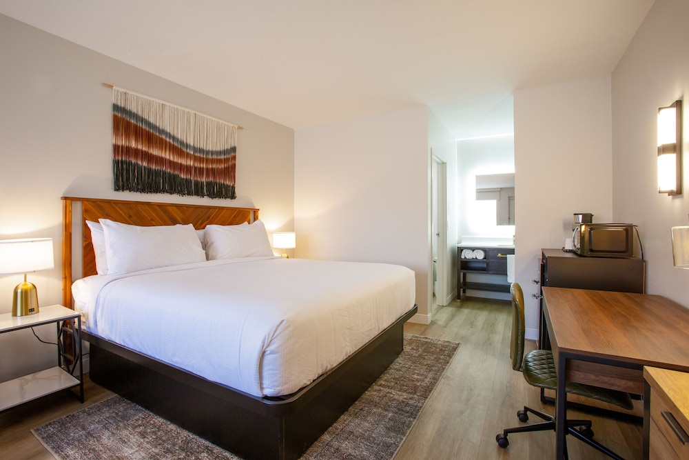 Red Rocks, Mini, Suite, King Bed, with View