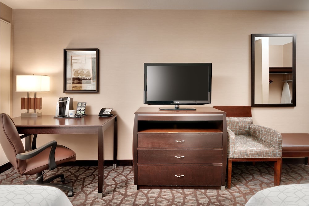 Holiday Inn Express Hotel And Suites Butte 38/46
