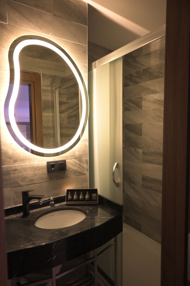 Grand Rue Hotel 38/40