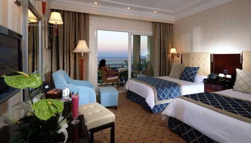 Room, Partial Sea View