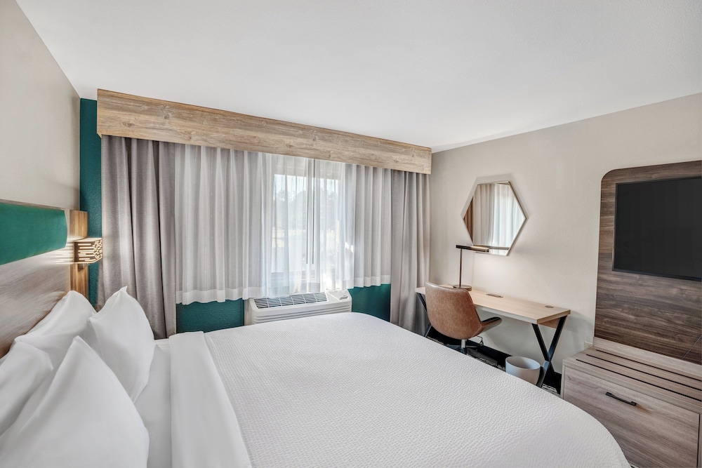 Holiday Inn Express And Suites Hayward 15/66