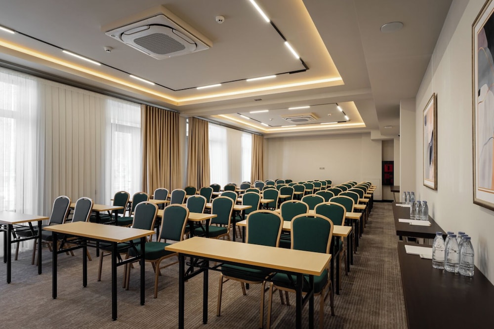 Marhaba Hotel and Spa 38/49