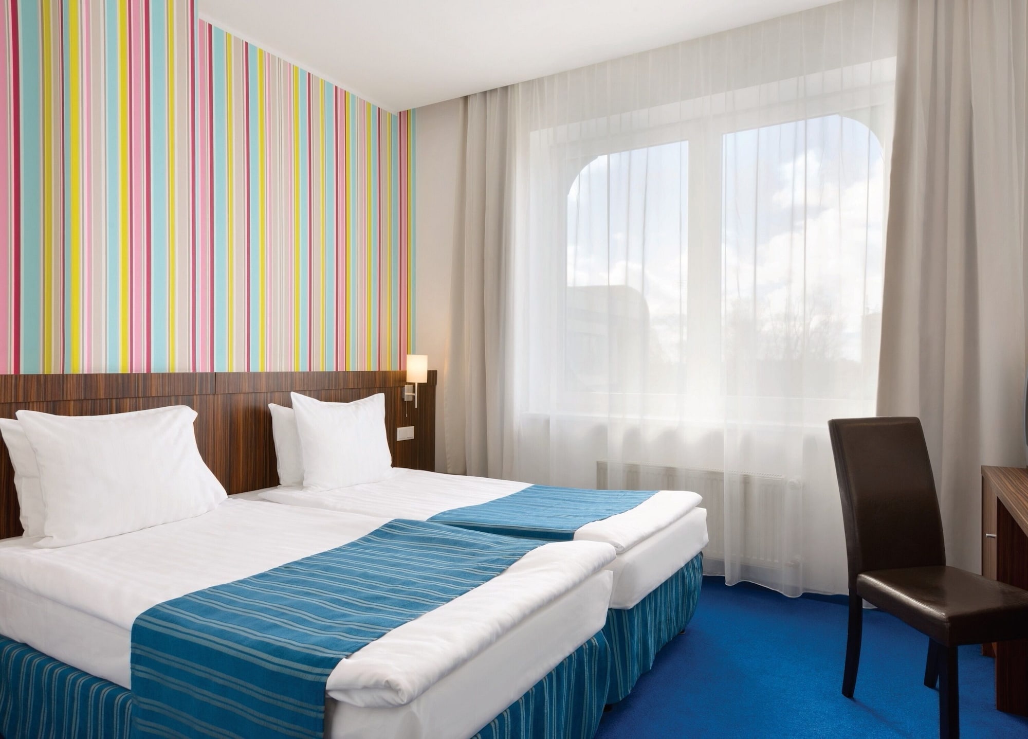 STANDARD, DOUBLE OR TWIN BED