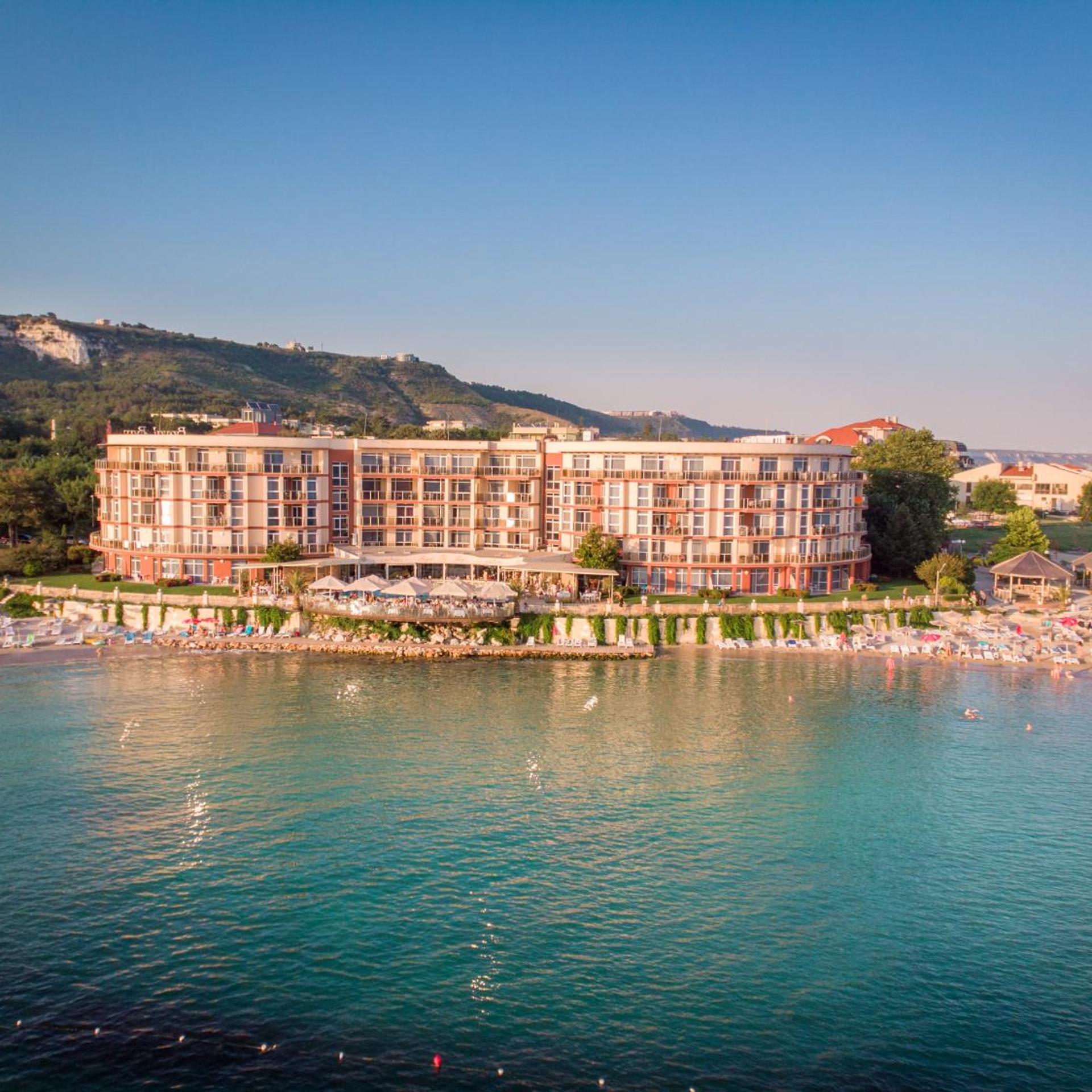 Royal Bay Resort 58/62