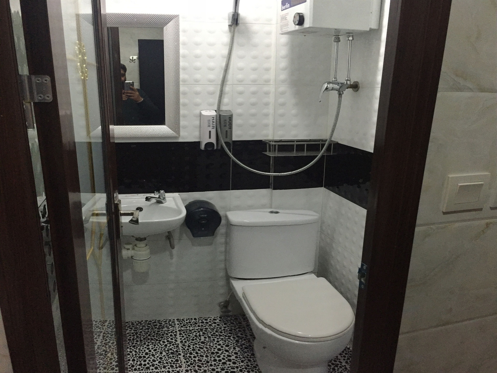 STANDARD, SINGLE, NO WINDOW