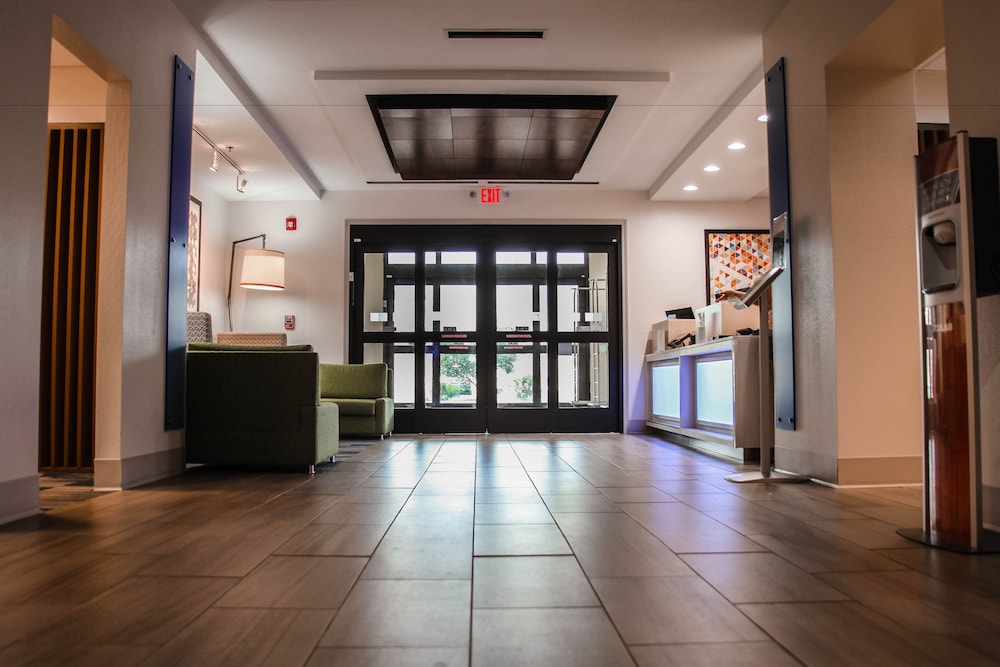 Holiday Inn Express Hotel Suites Athens 40/61