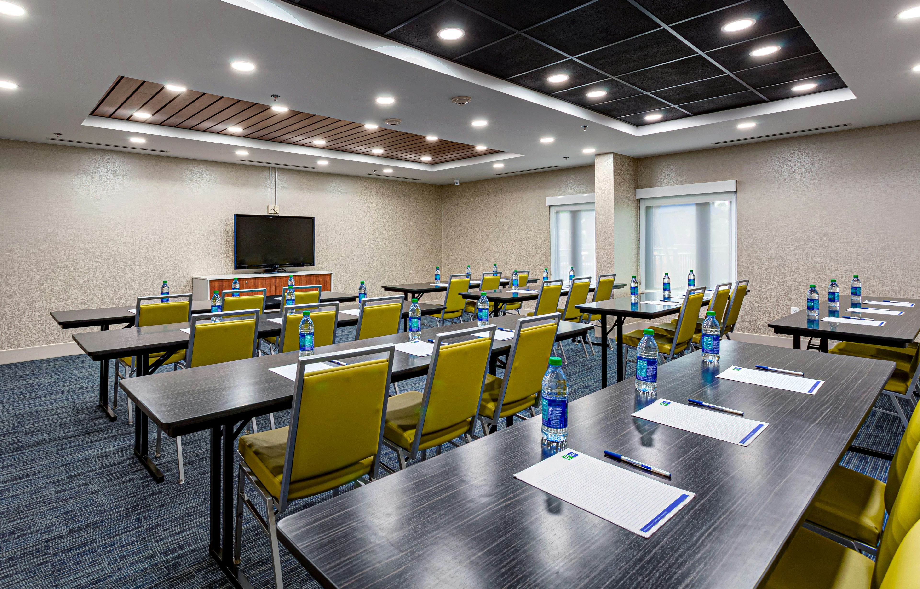 Holiday Inn Express Tampa-Brandon 45/52