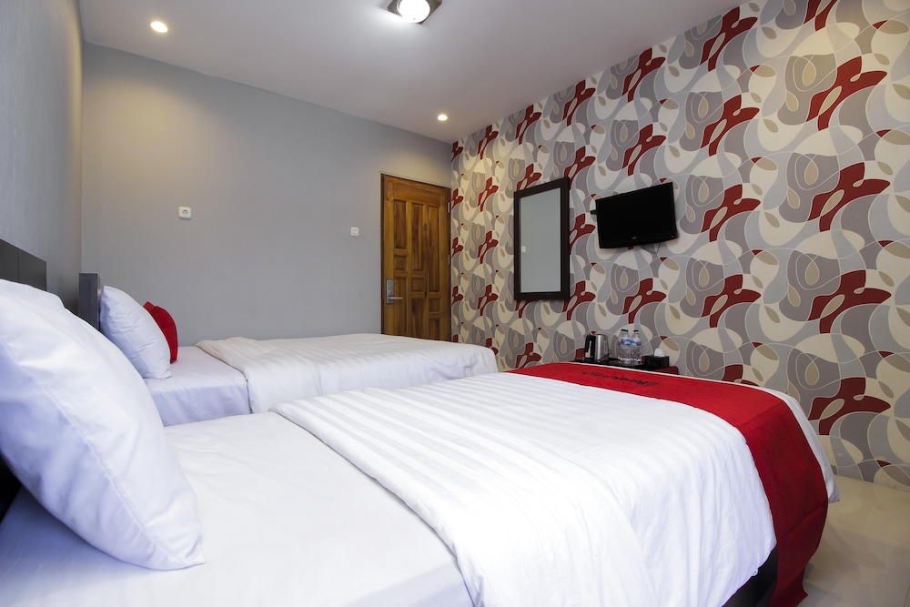 RedDoorz Plus @ Paal 2 Manado (RedDoorz - Elfah Hotel) 22/41
