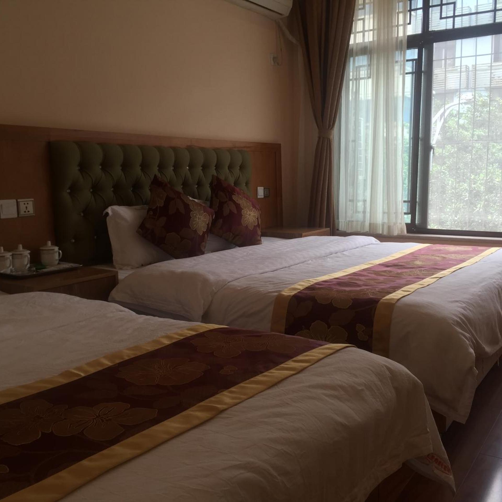 Holly Hostel 22/50