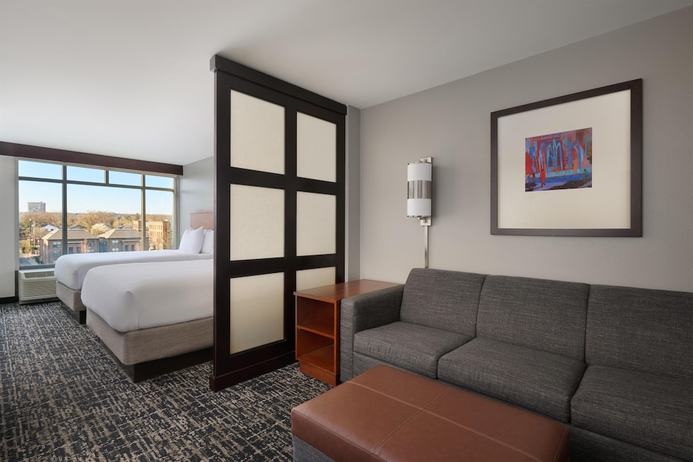 Hyatt Place Columbus Osu 18/70