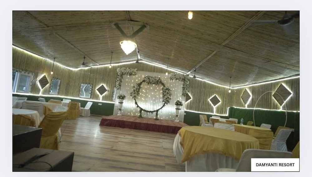 Damyanti Residency Hotel 33/50