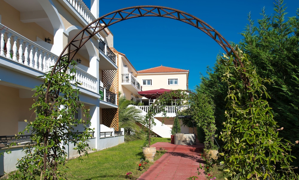 California Beach Hotel - Adults Only 43/48