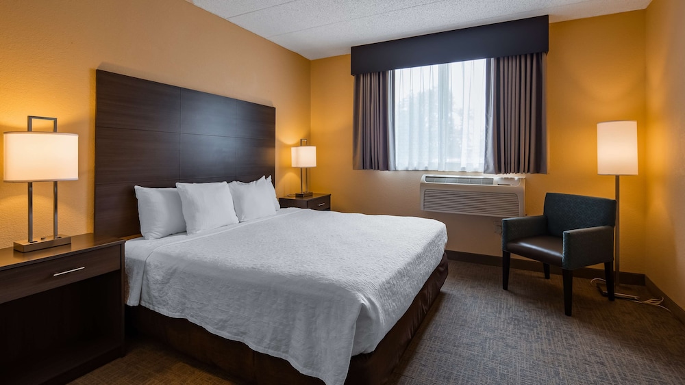 Best Western East Towne Suites 10/42