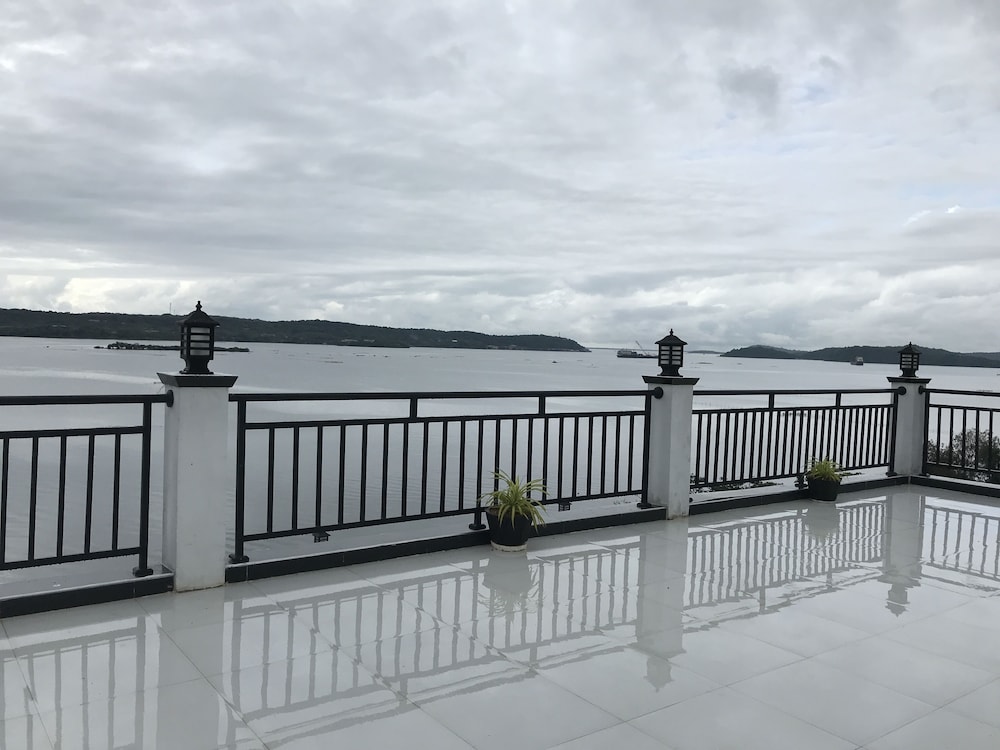 Villa Hotel 2/50