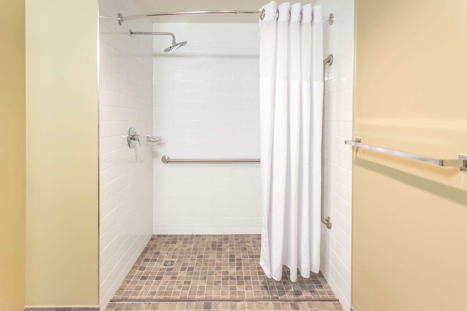 Microtel Inn And Suites By Wyndham Whitecourt 41/41