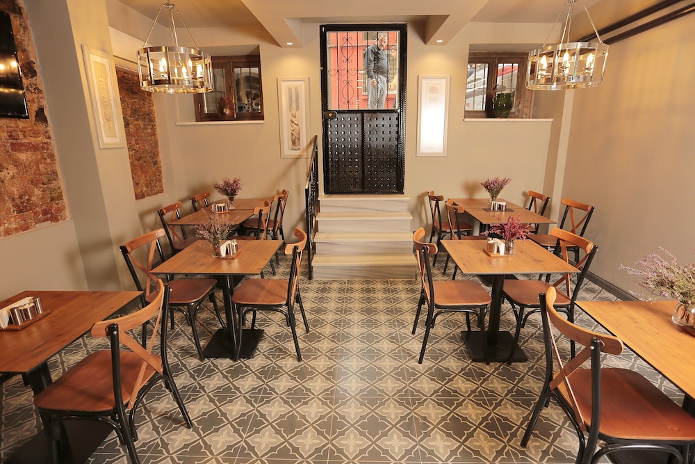 Ferman Pera Hotel 52/65