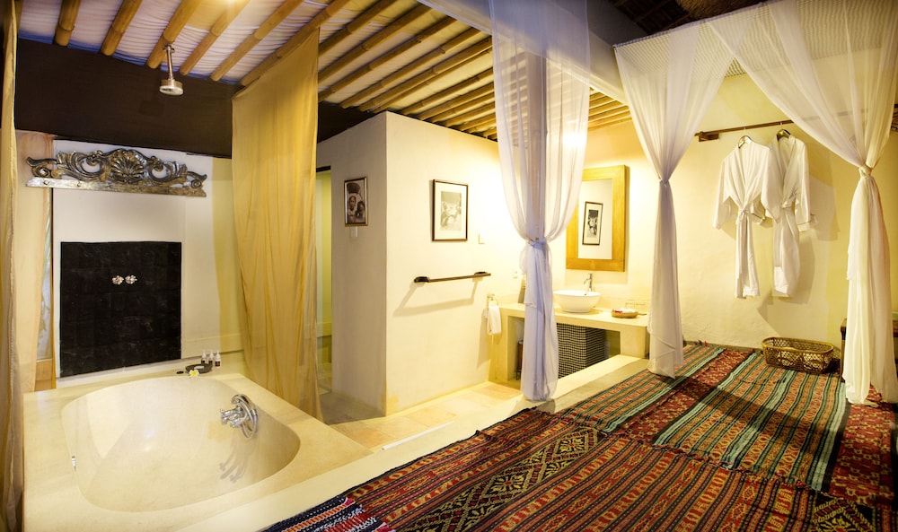 The Mansion Resort Hotel and Spa 48/50
