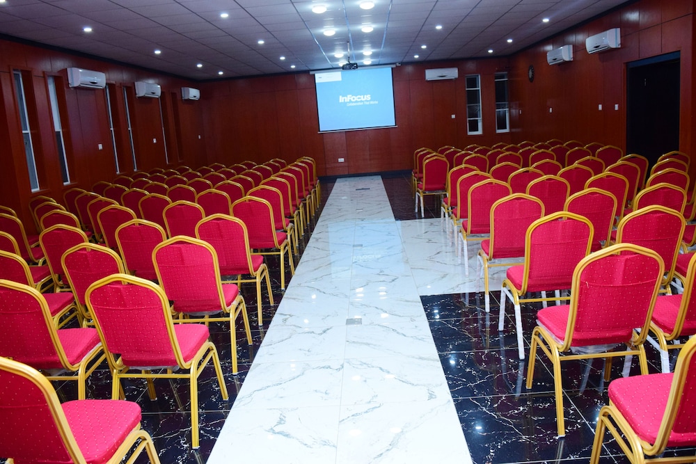 Anabel Apartment and Suites Abuja 35/50
