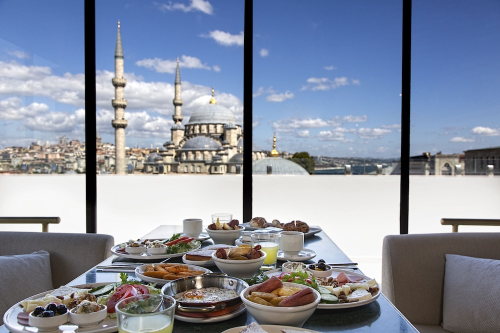 Mest Hotel 30/46