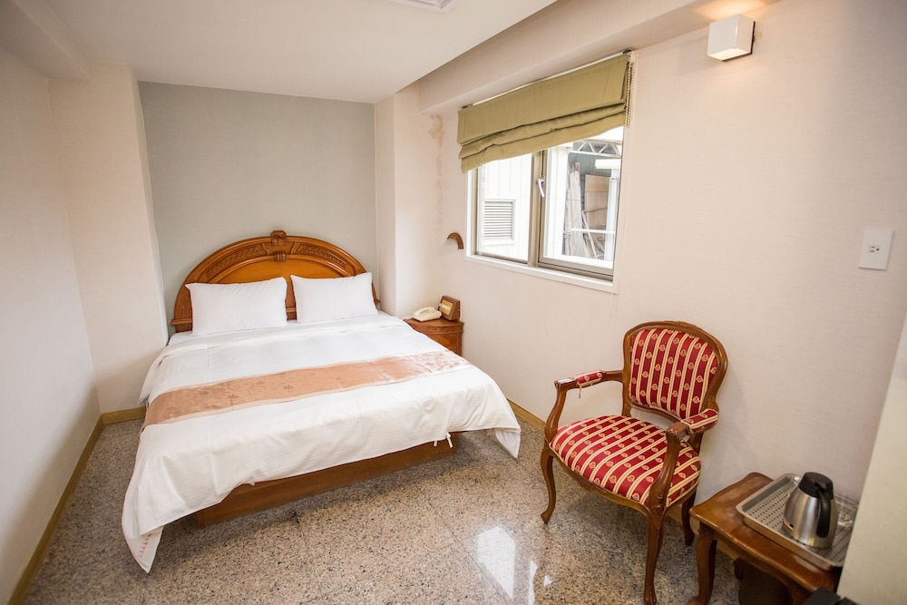 Mei Jia Mei Hotel 9/50