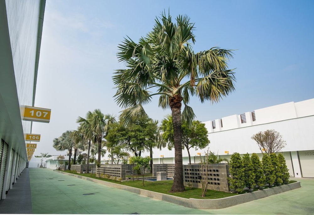 M Garden Business Hotel 32/36