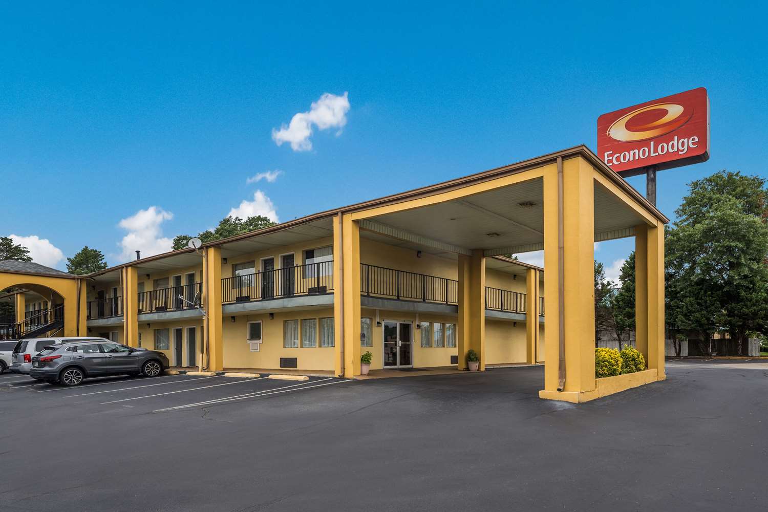 Econo Lodge Thomaston 33/35