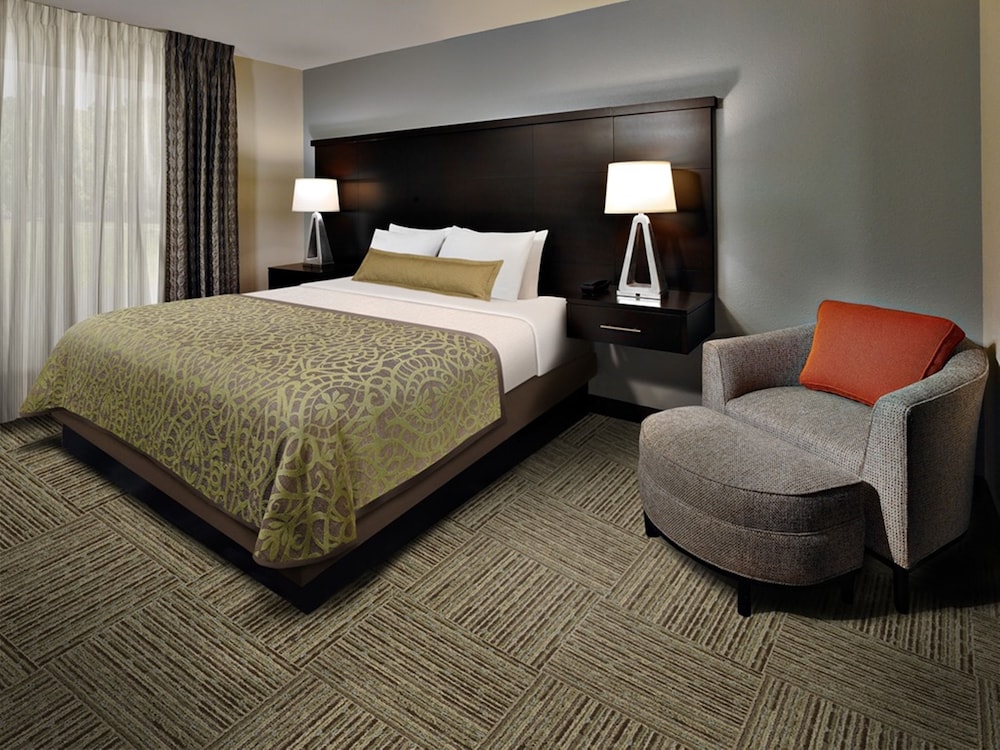 STAYBRIDGE SUITES EAU CLAIRE - ALTOONA 12/67