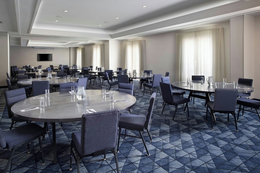 Courtyard By Marriott New Orleans Metairie 39/47