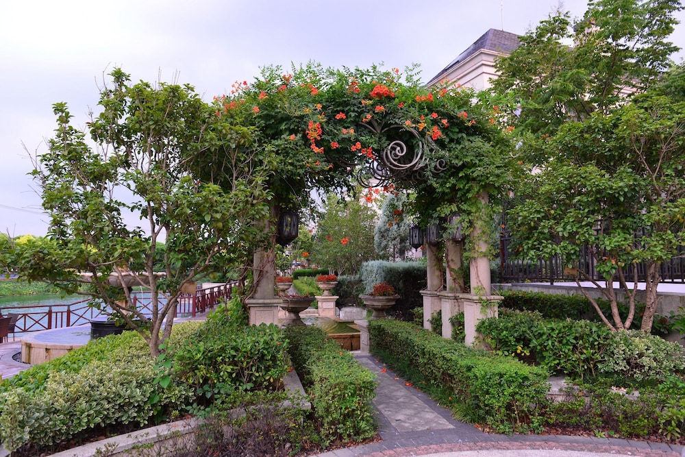 Urban Island Hotel Shanghai 66/68