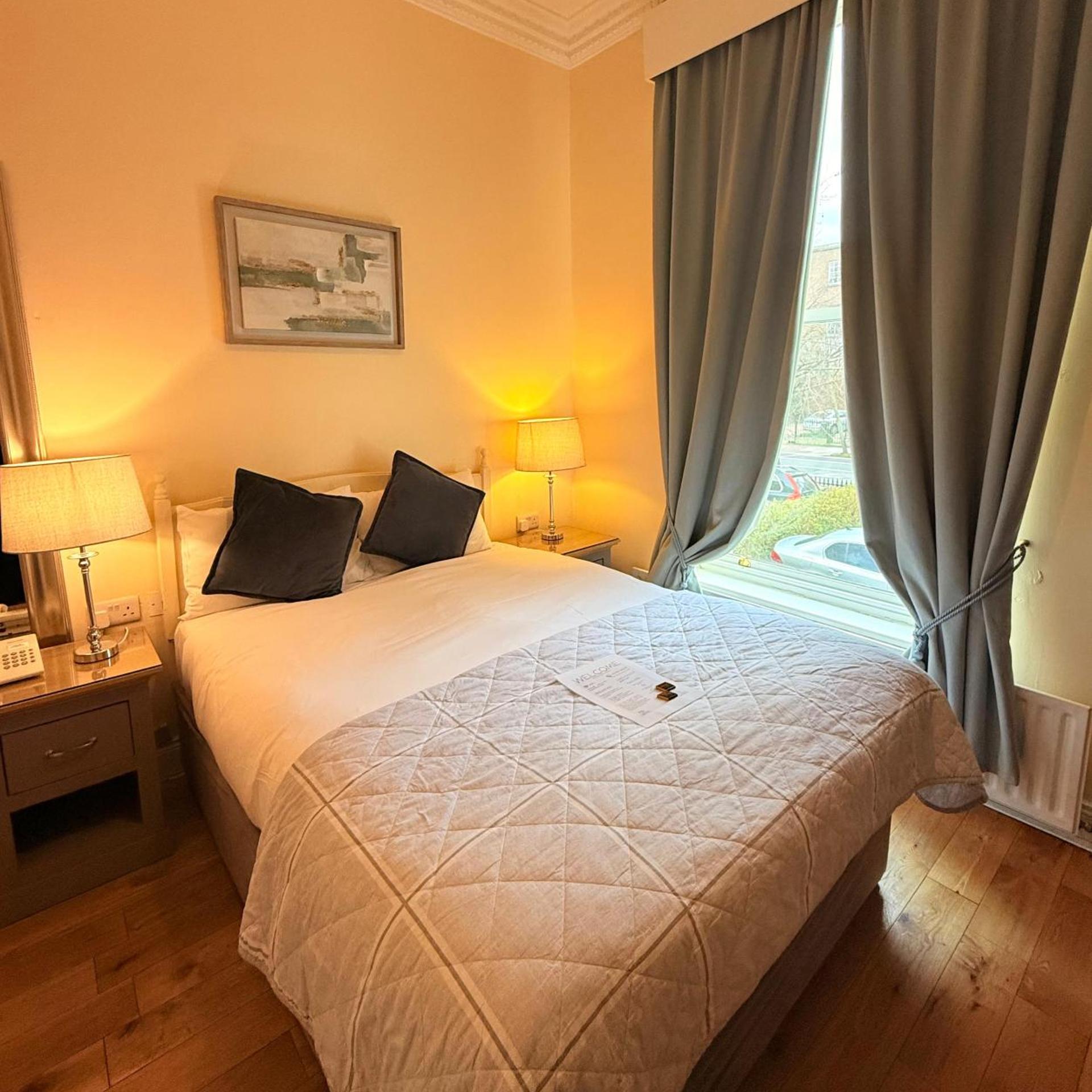Room, Single, Single Bed