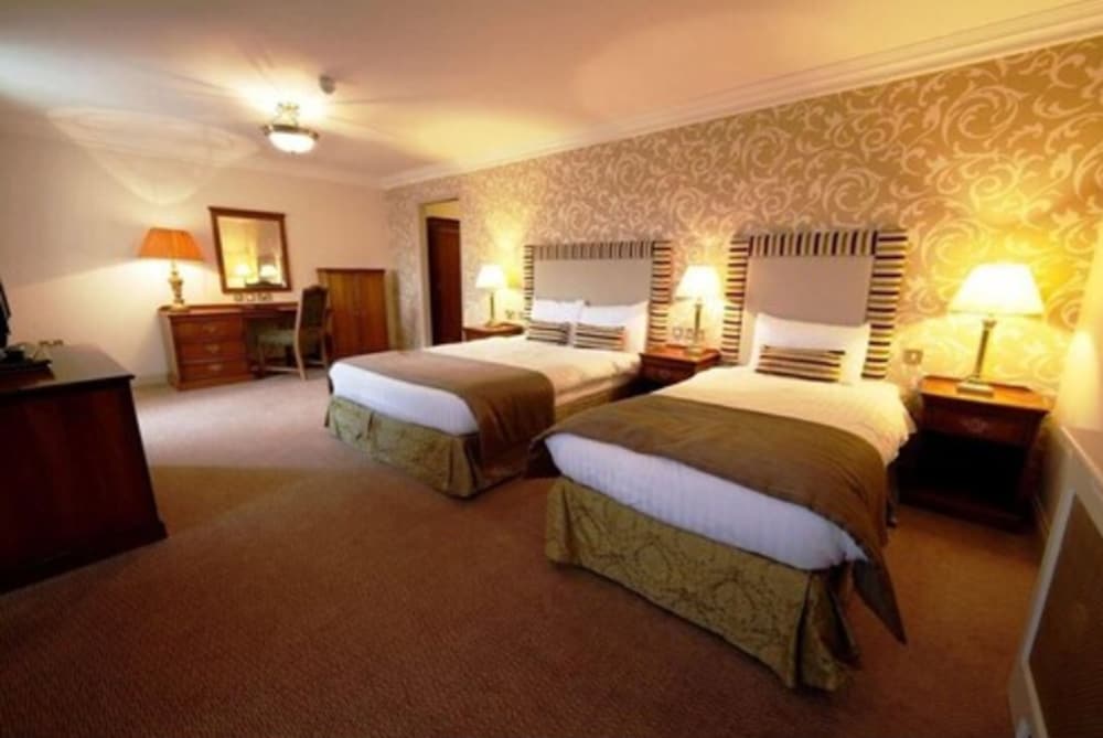 Bracken Court Hotel 20/60
