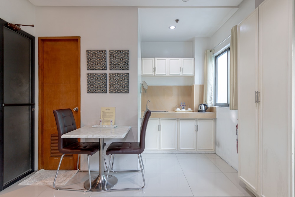 Baymont Suites And Residences 37/40