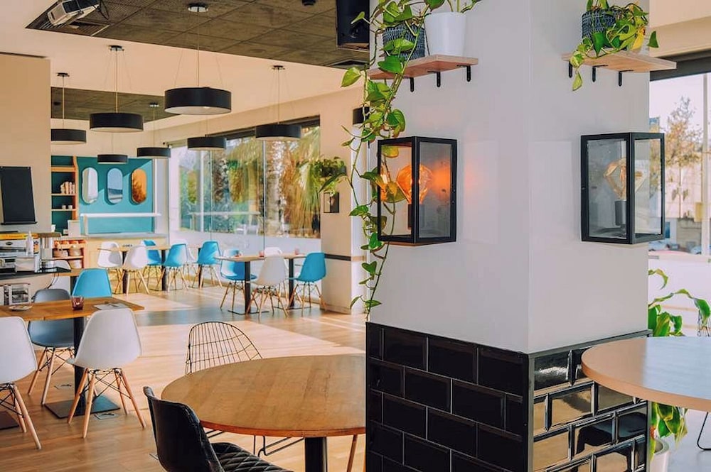 Travelodge BCN Cornella Fira 44/56