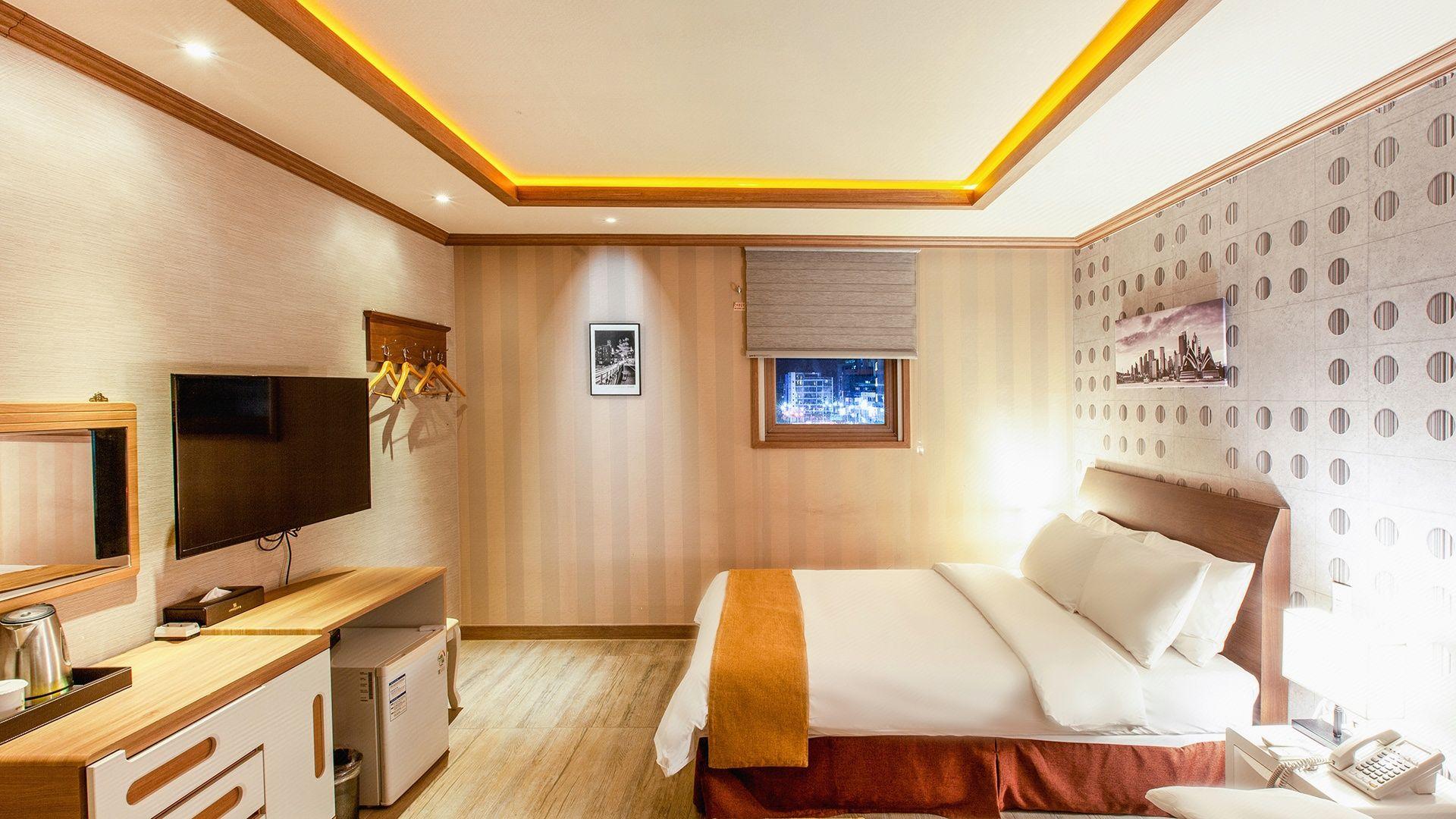 Sahara Hotel 15/31