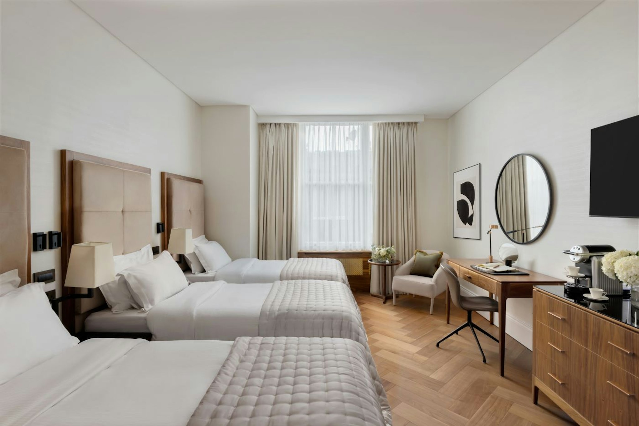 The Queens Gate Hotel 15/37