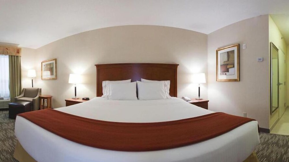 Holiday Inn Express Hotel Suites Edmonton South 15/50