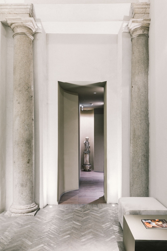 Hotel dei Barbieri 6/54