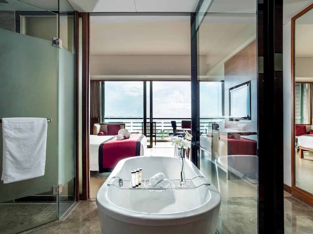 Pullman Oceanview Sanya Bay Resort and Spa 62/76