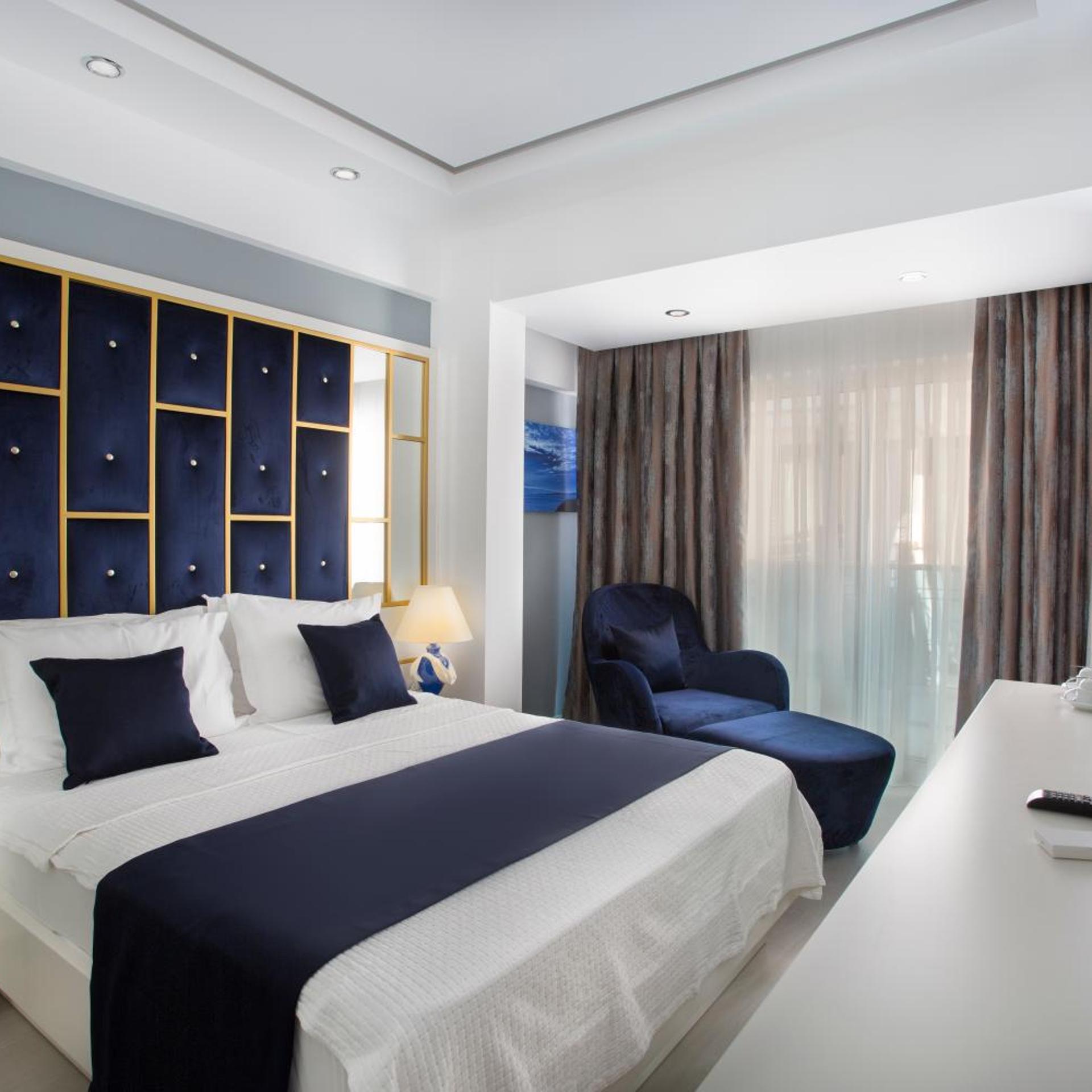 Deluxe, Double Bed, Side Sea View, Balcony