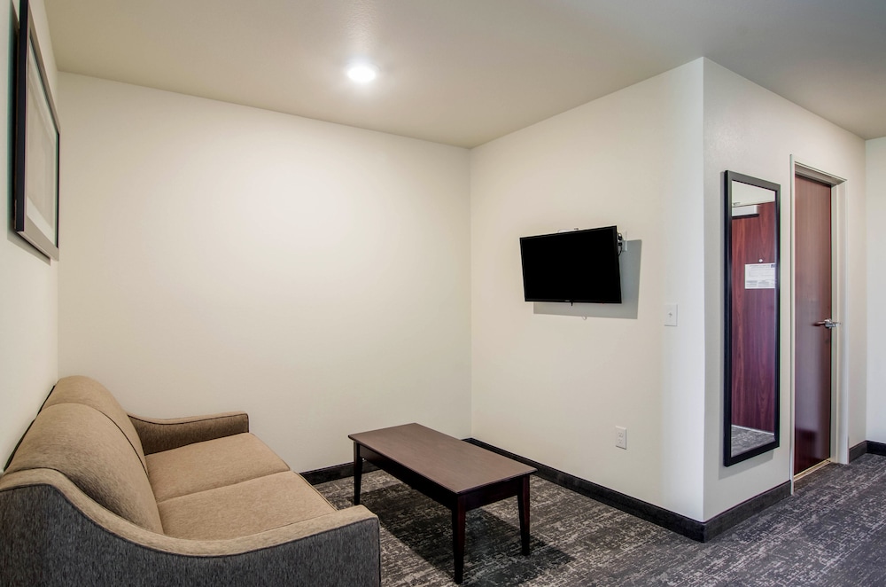 Cobblestone Hotel and Suites Torrington 24/37