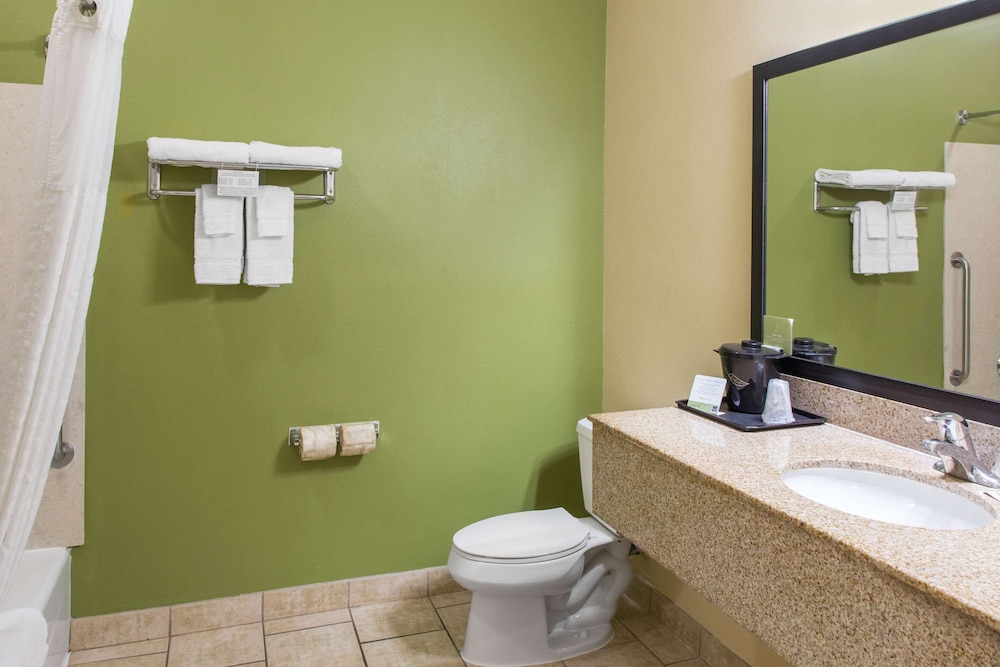 Sleep Inn & Suites Bakersfield North 16/46