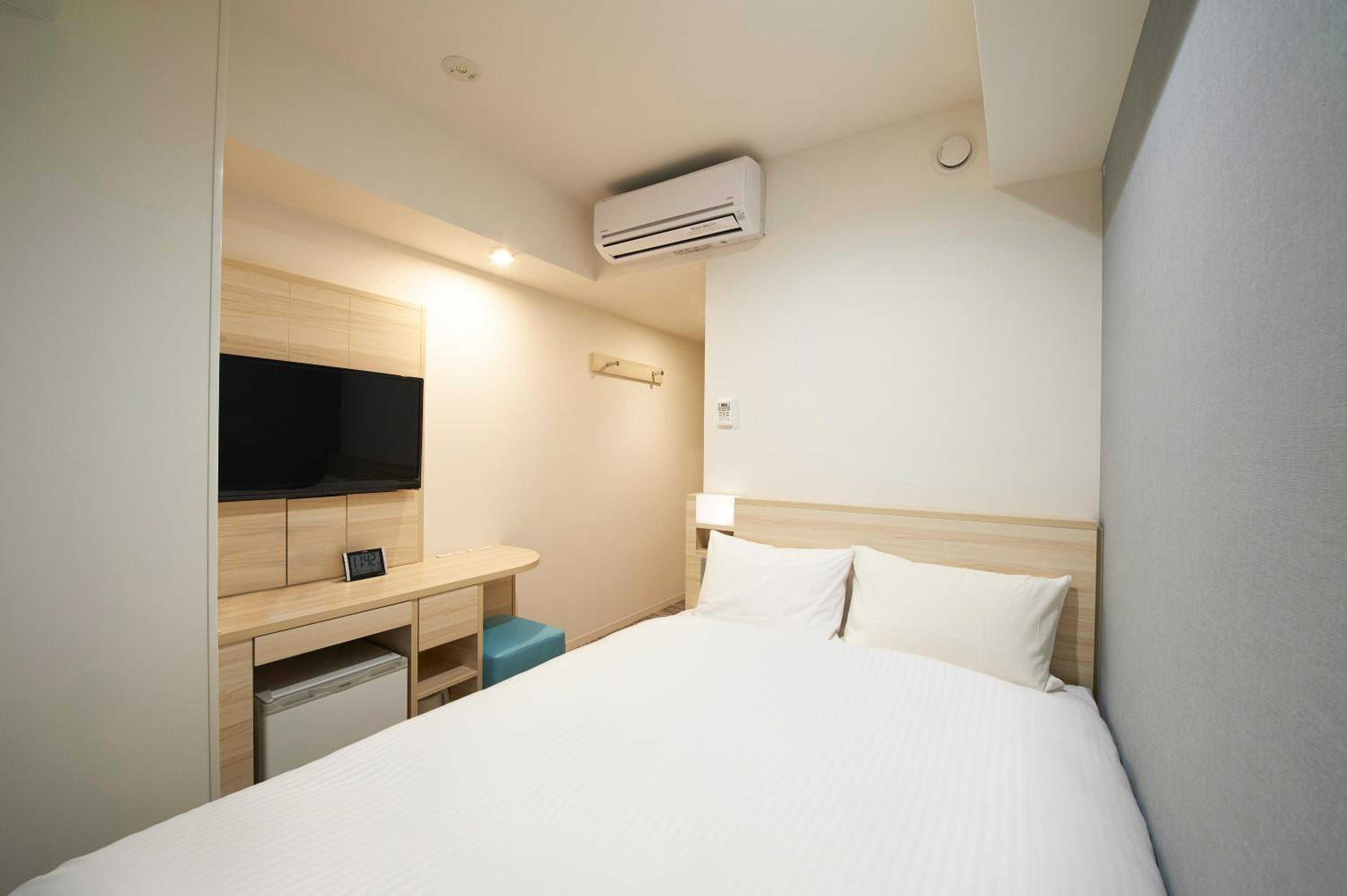 Semi Room, Single, Semi Double Bed